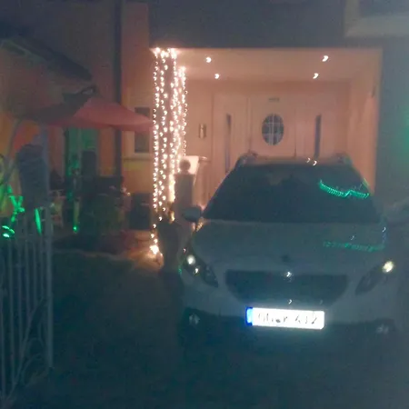Gästehaus Tante Tienchen 7 Minuten zu Fuss zum Europa Park , plus kostenloses Parkplatzticket Rulantica ,alle unsere Suiten haben einen Balkon-2